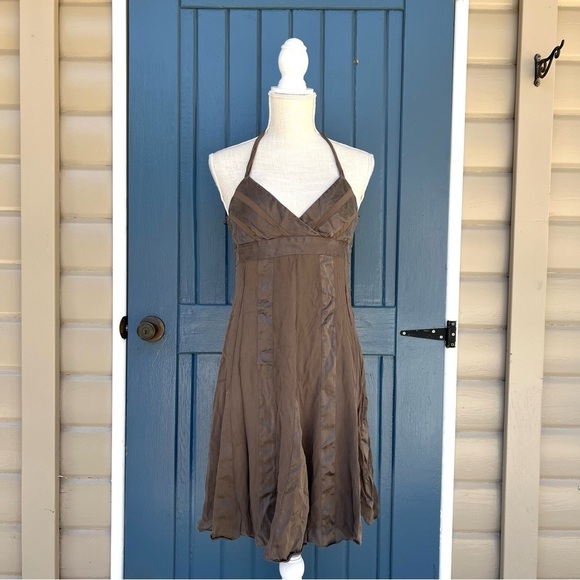 Vintage BCBG Maxazria Brown 100% Silk
Contrast Halter Midi Women Dress Size 8 - Picture 1 of 9